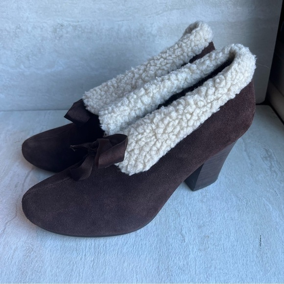 Yellow Box Galleon Brown Heeled Sherpa trim bow ankle boots Booties 7.5 - Picture 1 of 10
